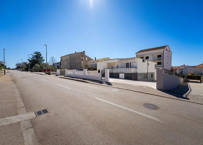 公寓 Vesna 扎达尔